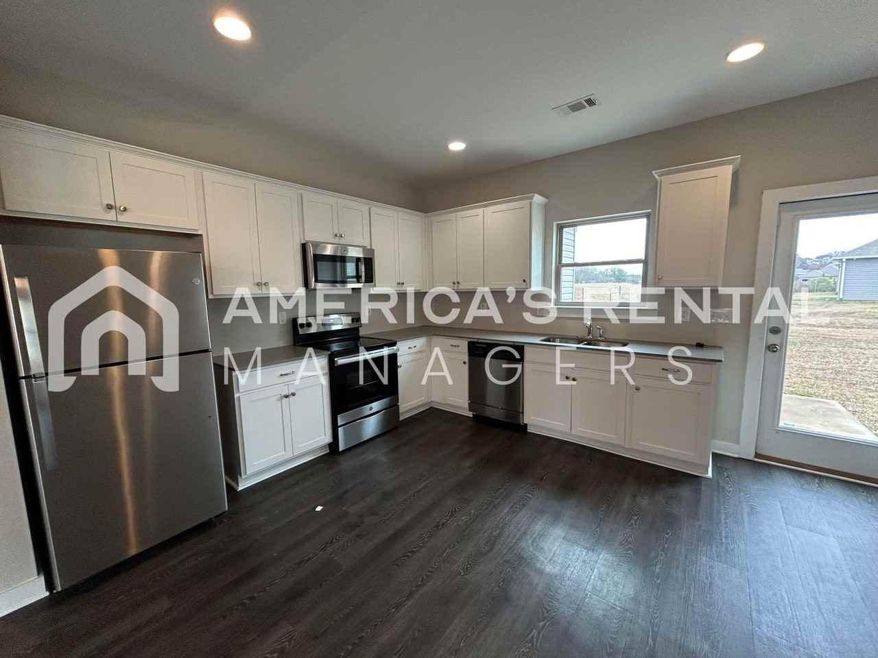 14200 Sugarberry Lane - Photo 7 of 31