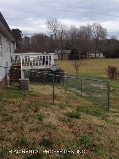 1555 Southmont Dr - Photo 2 of 5