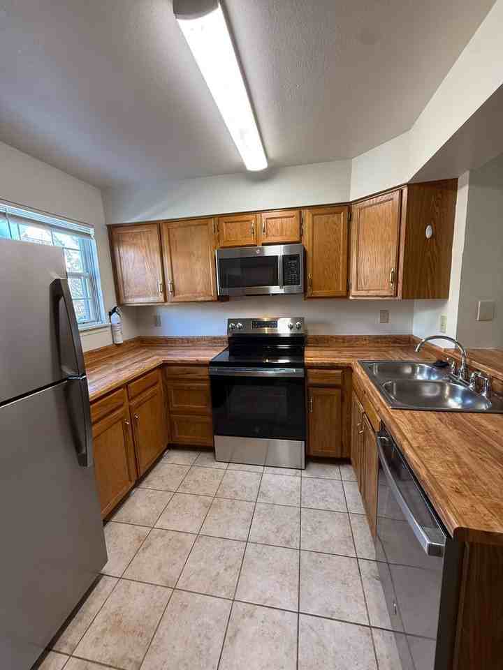 12027 E Ford Cir - Photo 4 of 23