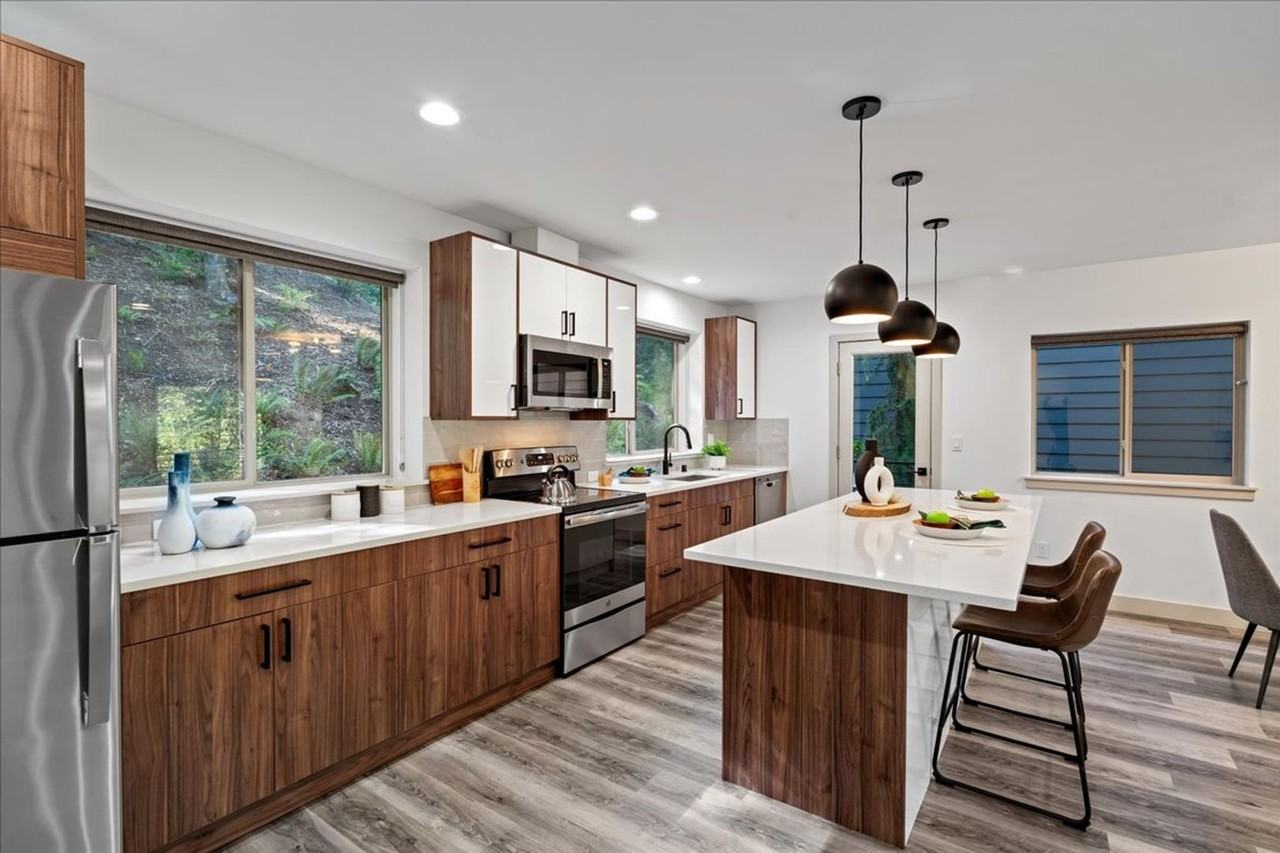 6737 25th Avenue Southwest - Photo 3 of 37