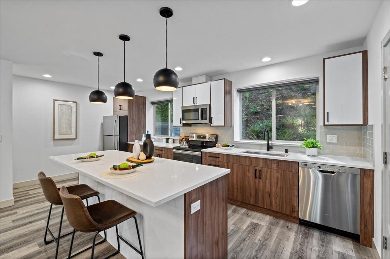 6737 25th Avenue Southwest - Photo 4 of 37