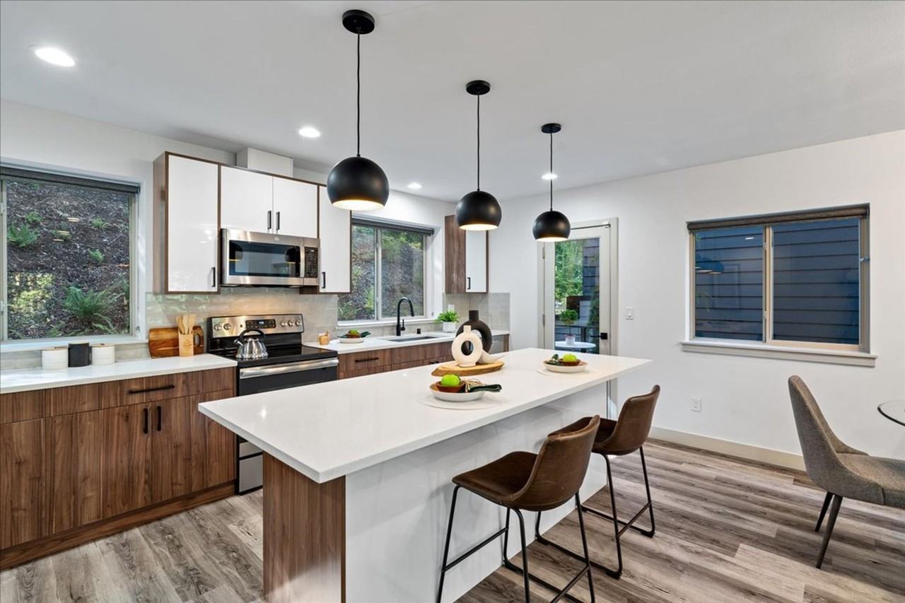 6737 25th Avenue Southwest - Photo 7 of 37