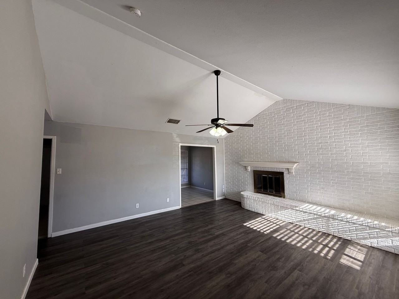 3128 Sunset Dr - Photo 5 of 15