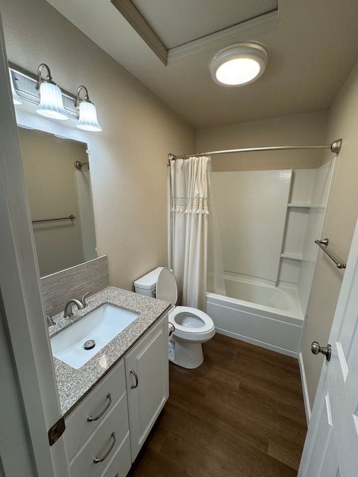 1426 G St - Photo 5 of 10