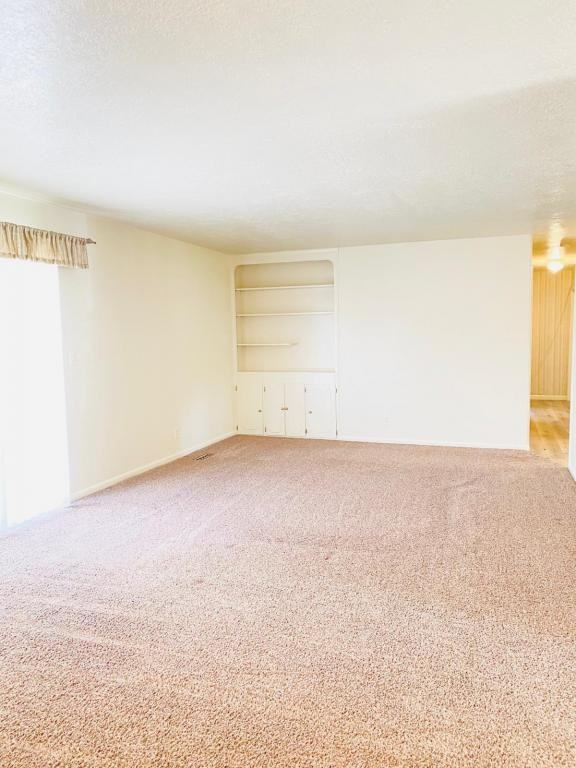 1920 Sabin Dr - Photo 7 of 32