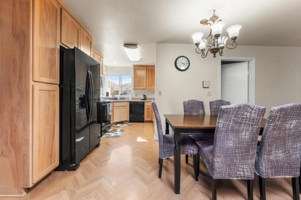 255 Foots Creek Rd - Photo 7 of 28