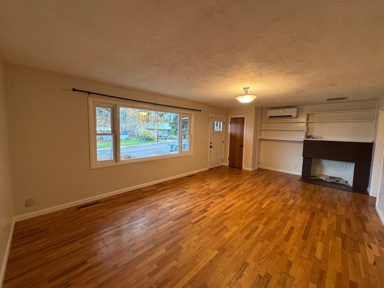 3460 Donald St - Photo 2 of 16