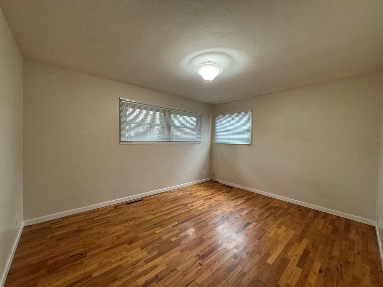 3460 Donald St - Photo 7 of 16