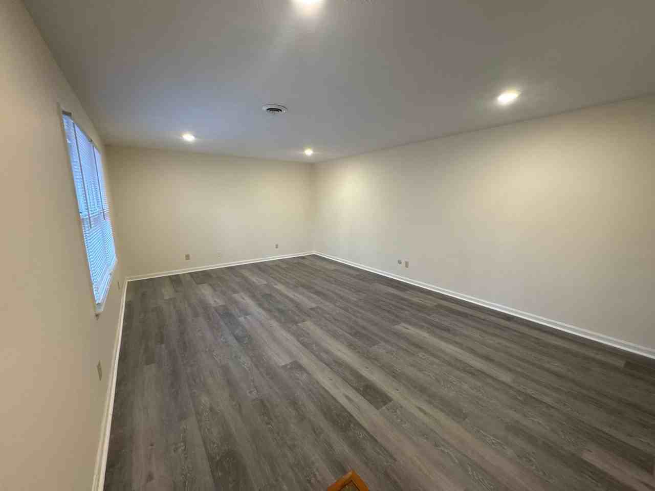 360 Longview Drive - Photo 3 of 24