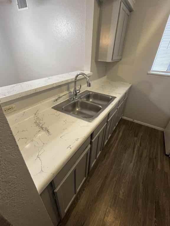 100 Lc Martin Dr - Photo 3 of 9