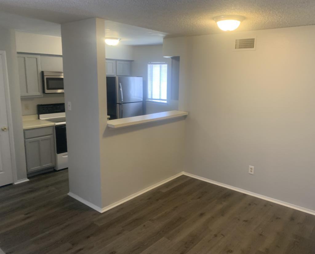 100 Lc Martin Dr - Photo 4 of 9