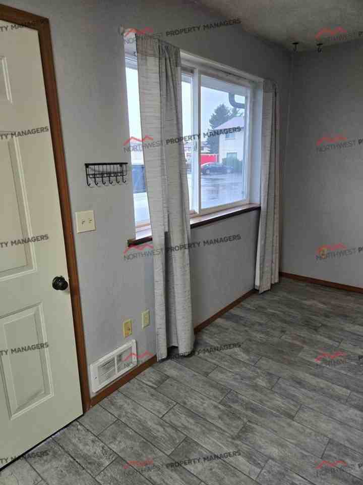 196 Newaukum Golf Dr - Photo 3 of 12