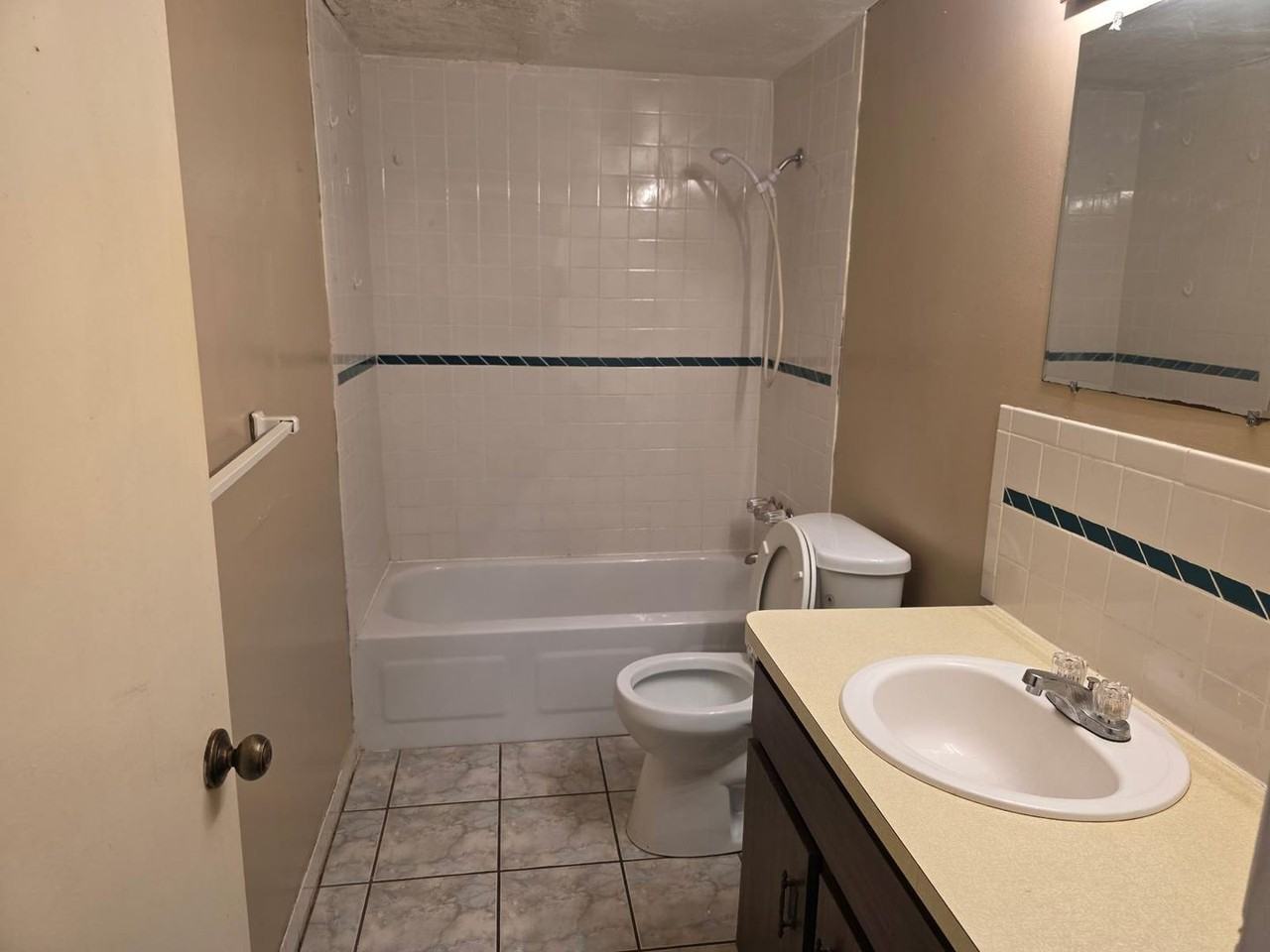 6405 Eric Dr - Photo 7 of 9