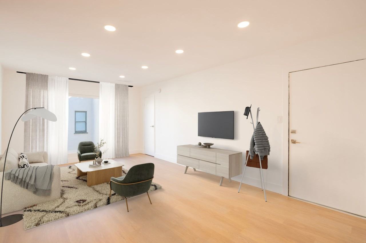 921 N Gardner St - Photo 3 of 6