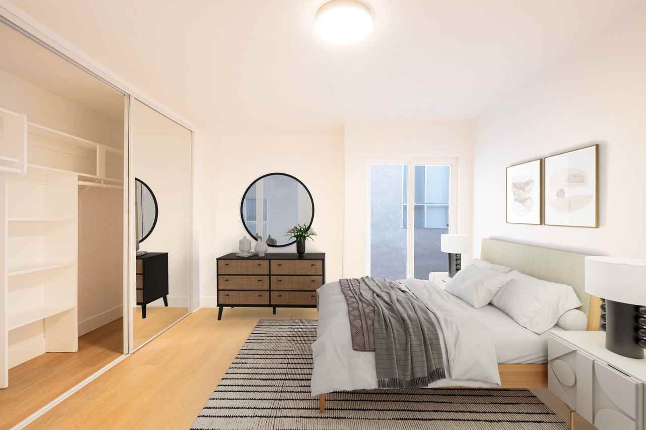 921 N Gardner St - Photo 5 of 6