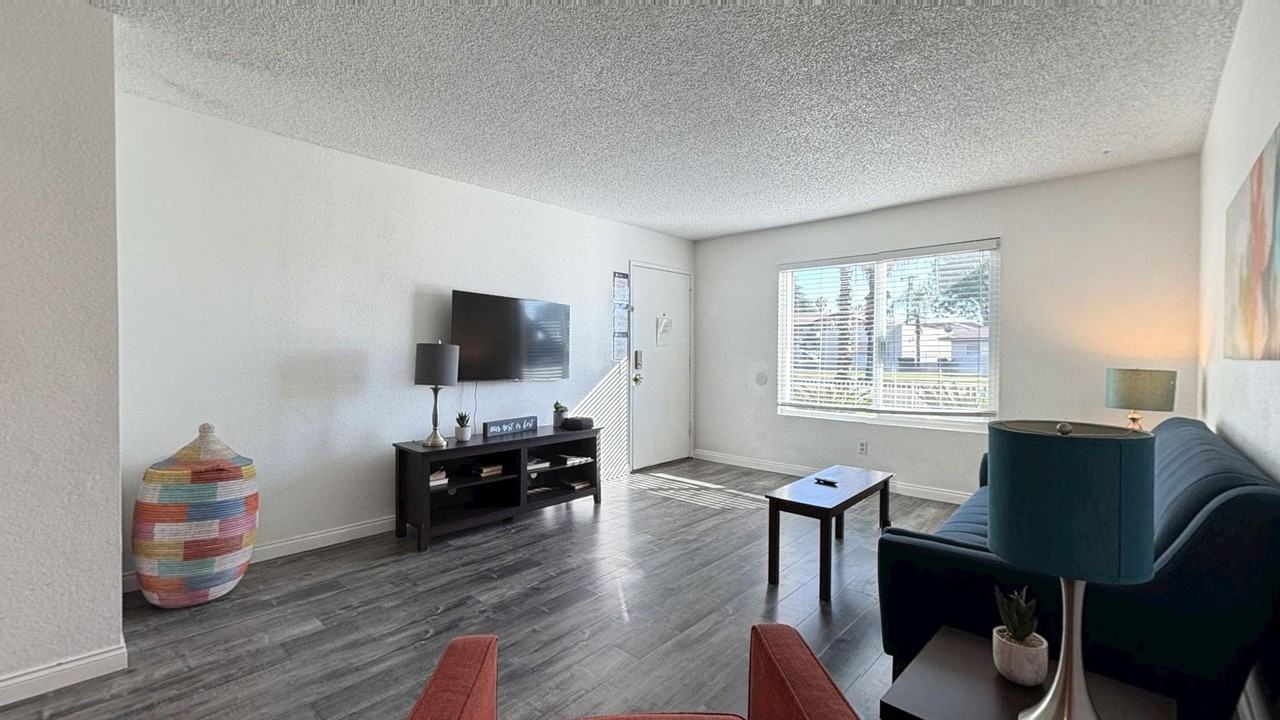 511 E Brockton Avenue - Photo 5 of 30