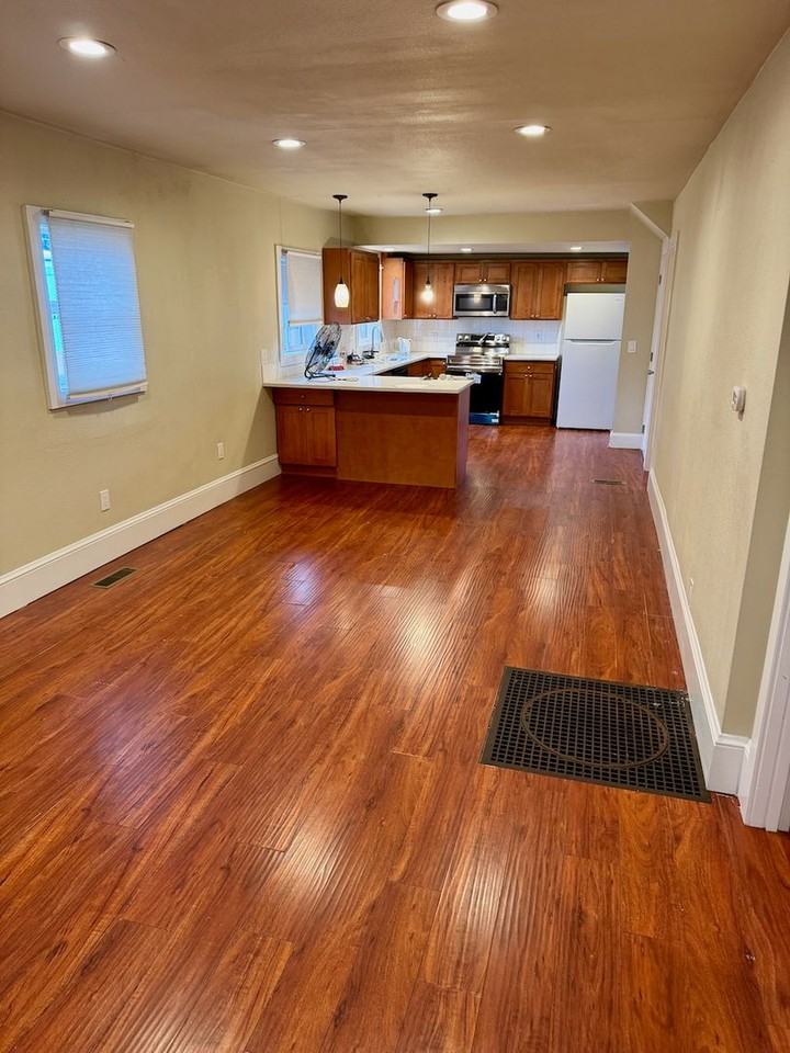 535 Ne 94th Ave - Photo 3 of 14