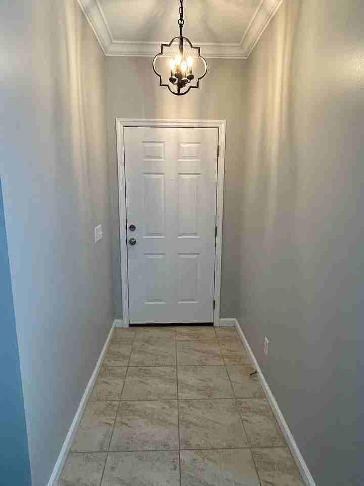 810 East 24th Street - Photo 3 of 22