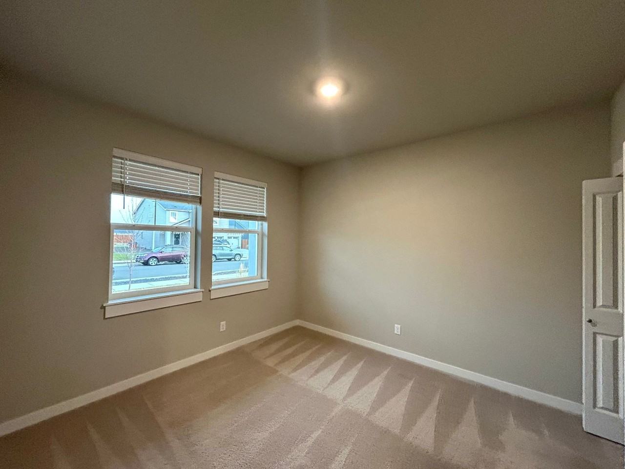 2501 N Leah Ln - Photo 3 of 27