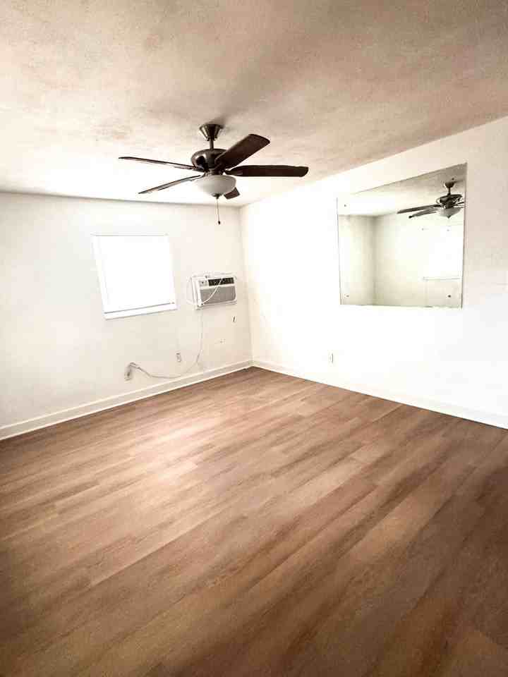 11382 80th Ave - Photo 7 of 10