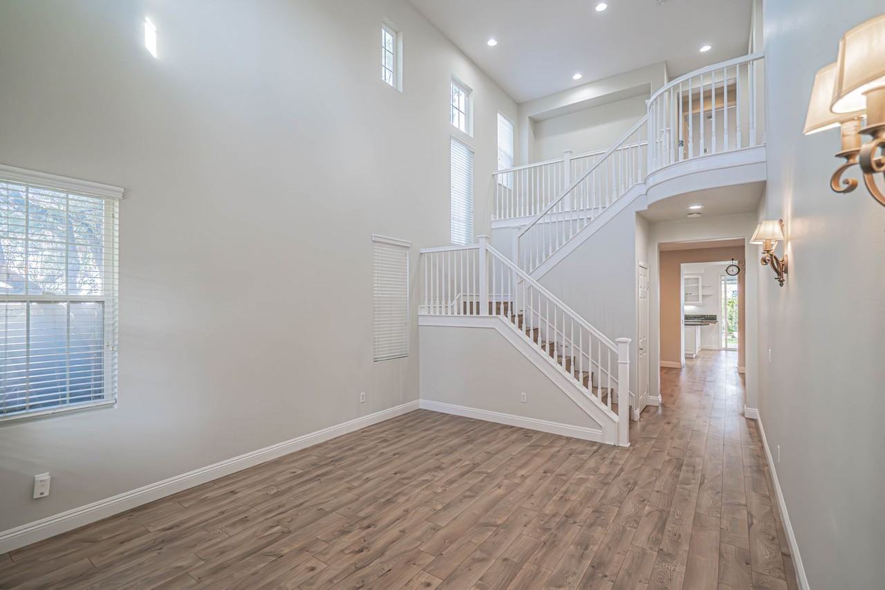 26852 Cottonwood Court - Photo 3 of 37