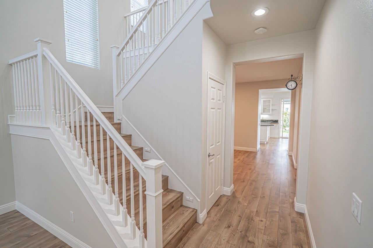 26852 Cottonwood Court - Photo 4 of 37