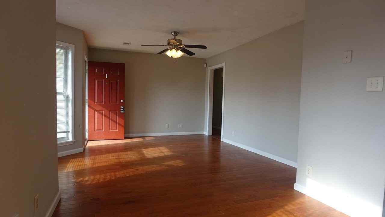 1062 Shadow Ridge Avenue - Photo 4 of 23