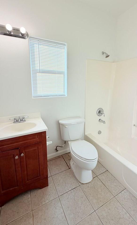 381 S 37th St - Photo 6 of 14