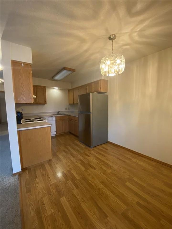 Tabor West Apartments - Photo 2 of 33