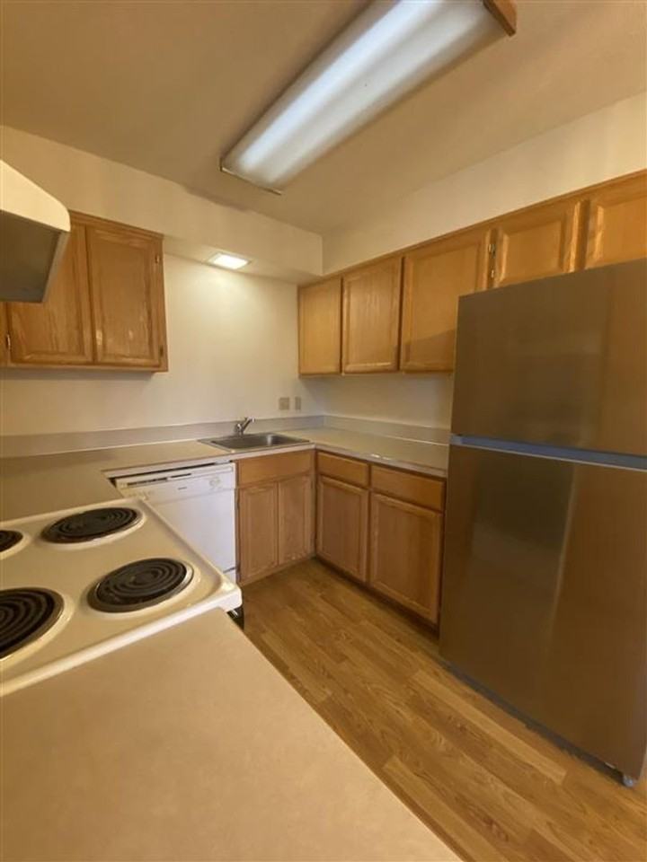 Tabor West Apartments - Photo 4 of 33