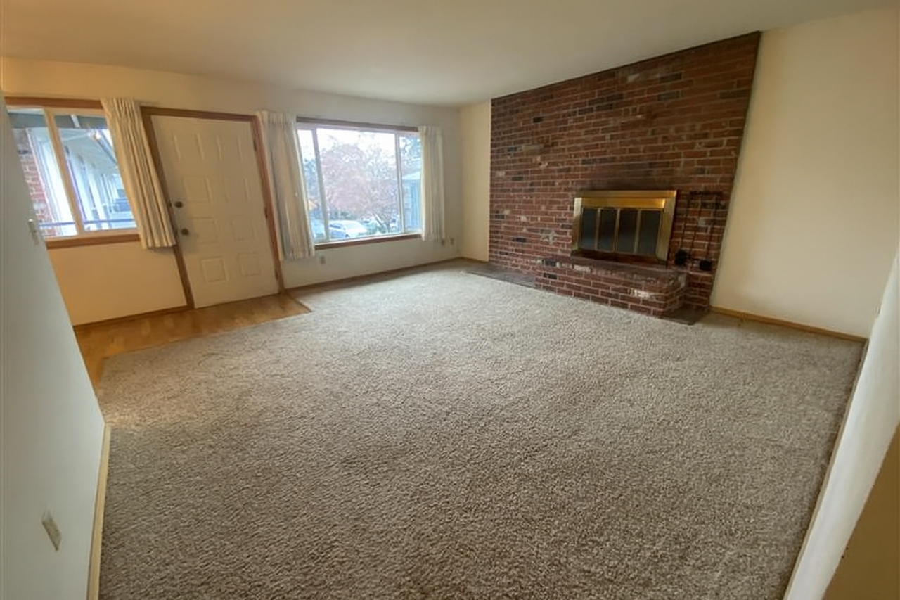 Tabor West Apartments - Photo 7 of 33