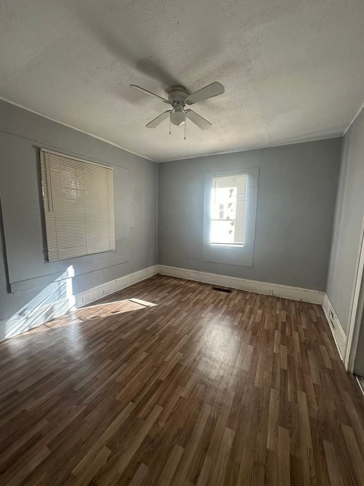 2794 Napier Ave - Photo 4 of 17