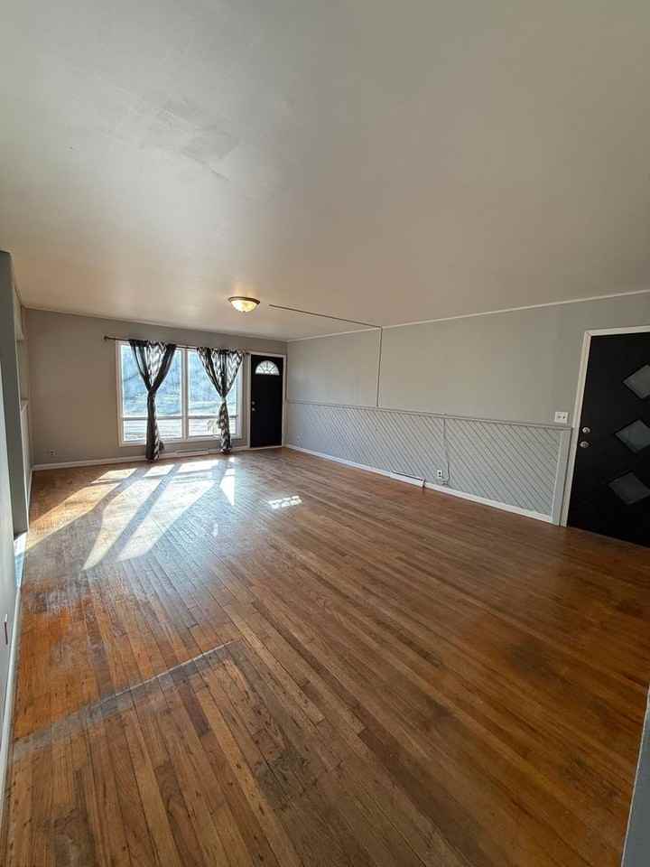 622 East Carpenter Street - Photo 3 of 29