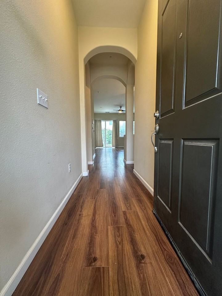 208 Carter Place - Photo 2 of 21