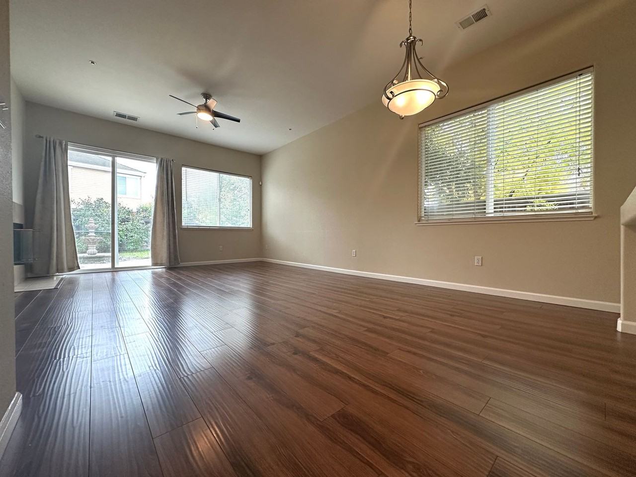 208 Carter Place - Photo 3 of 21