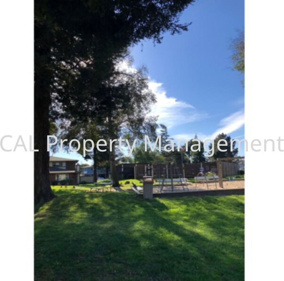 1823 Cherokee Dr - Photo 6 of 9