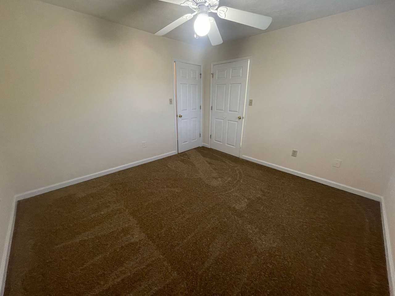 101 Hunters Run Rd - Photo 4 of 11