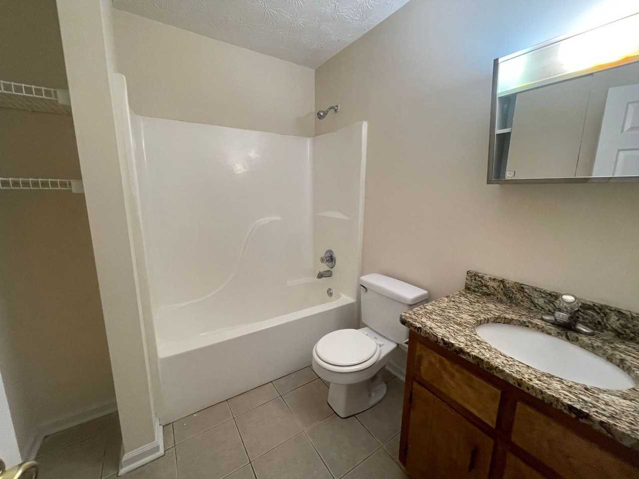 101 Hunters Run Rd - Photo 7 of 11