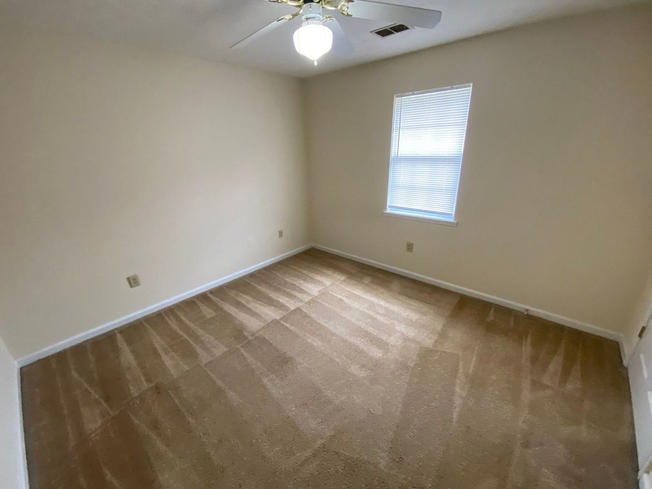 112 Hunters Run Rd - Photo 5 of 12