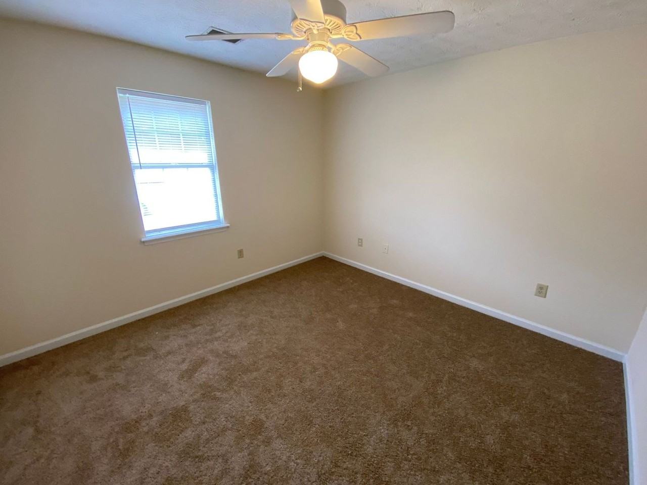 112 Hunters Run Rd - Photo 7 of 12