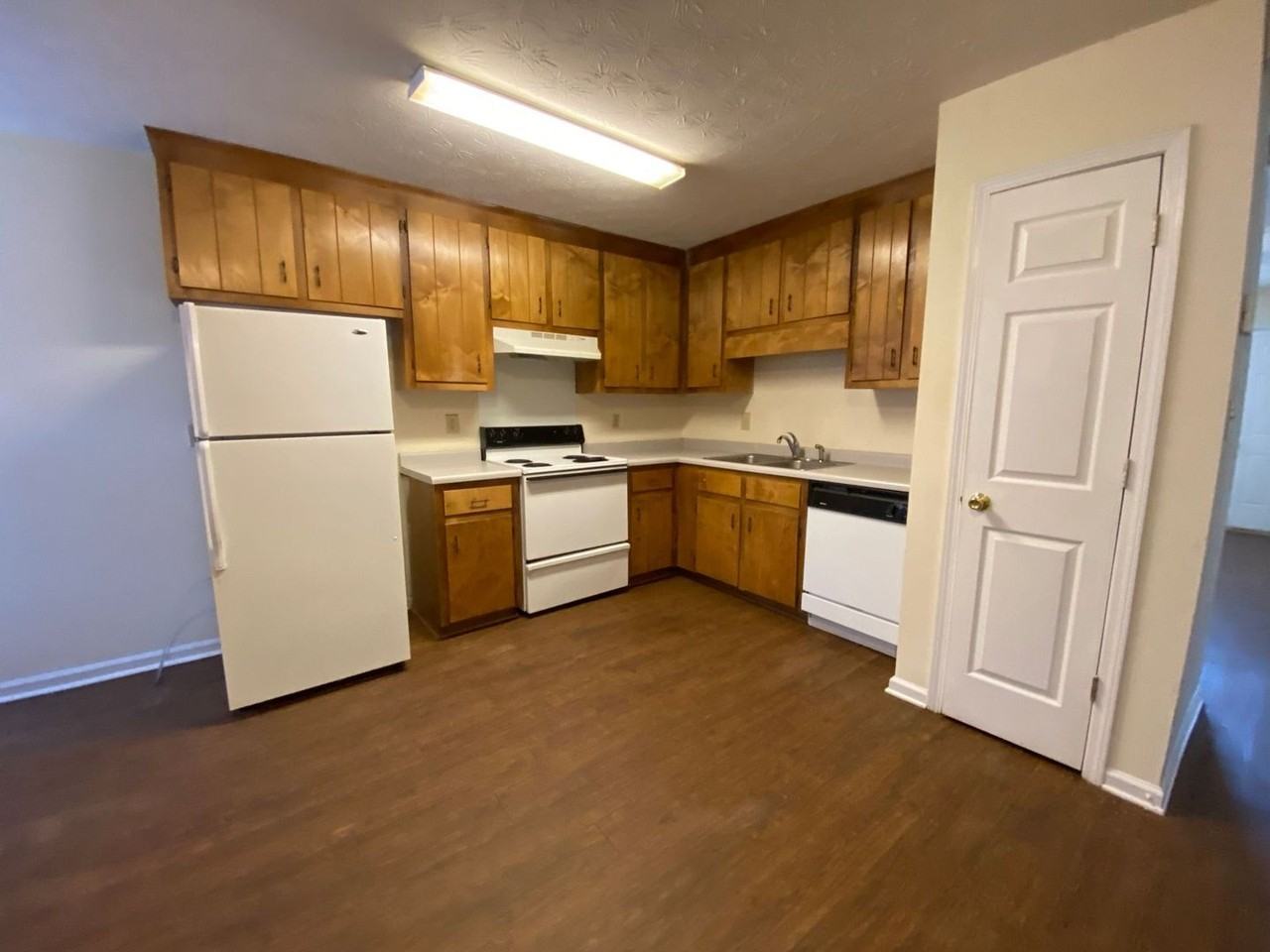 141 Hunters Run Rd - Photo 3 of 13