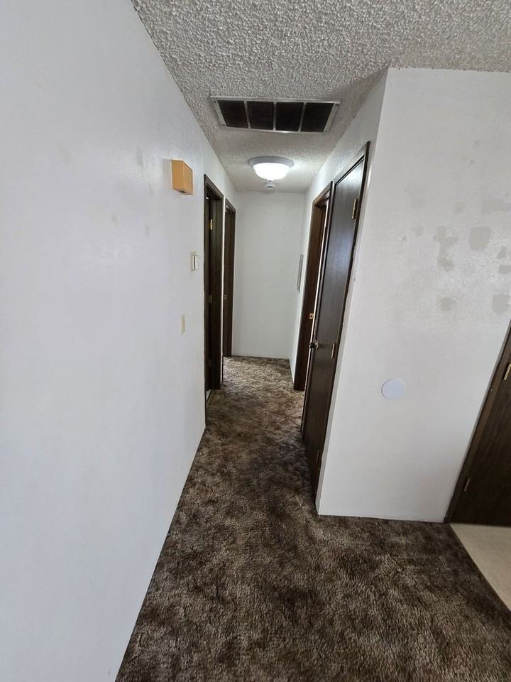 3400 Coronado Way - Photo 4 of 9