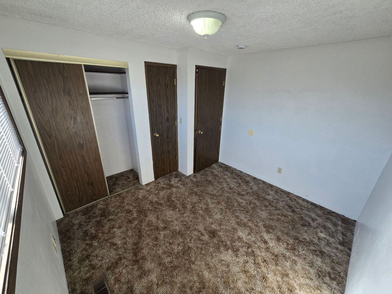 3400 Coronado Way - Photo 5 of 9