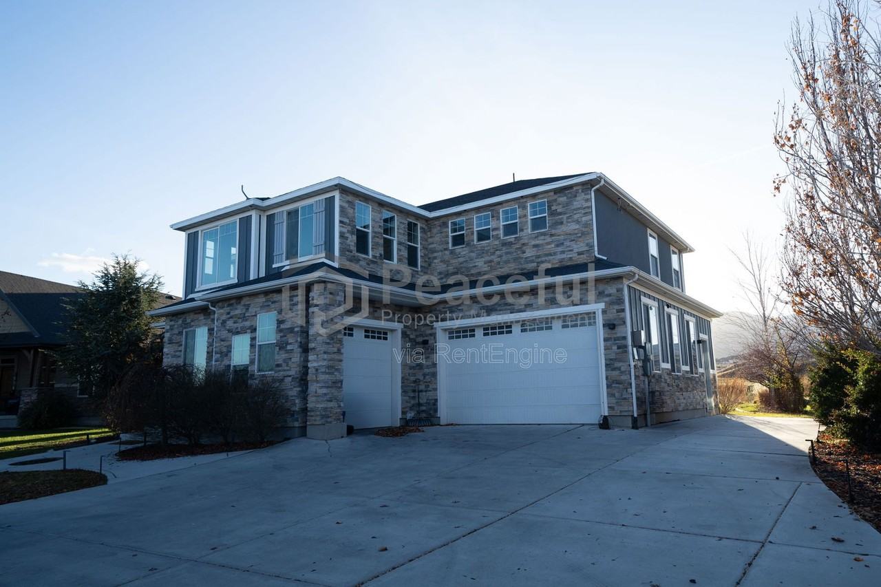 1867 S Prairie Pond Rd - Photo 2 of 29