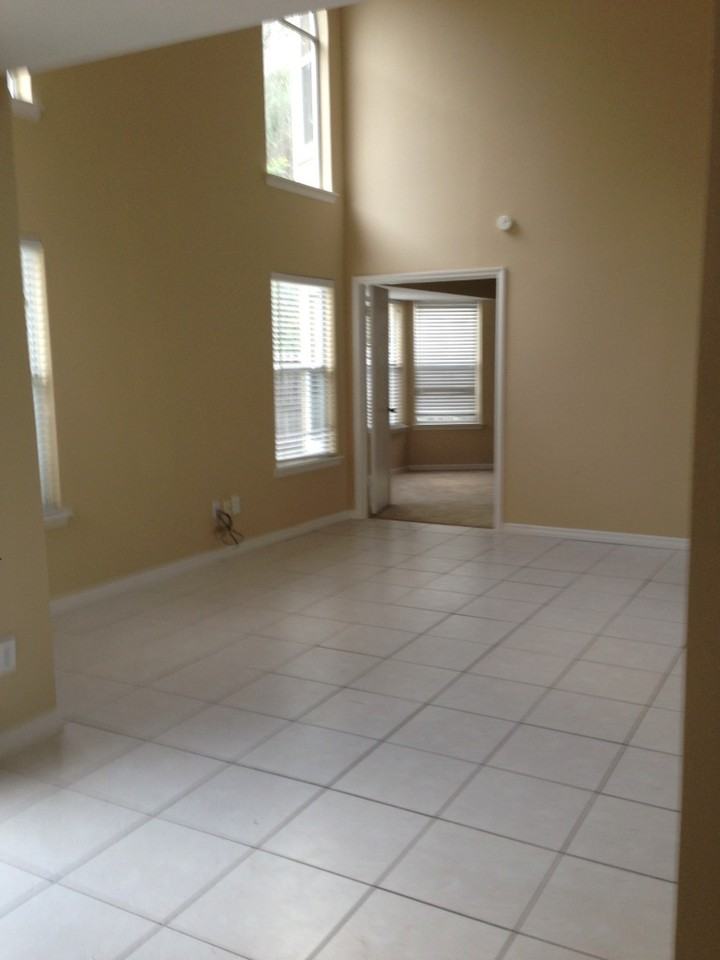 2321 Roanoke Ct - Photo 3 of 14