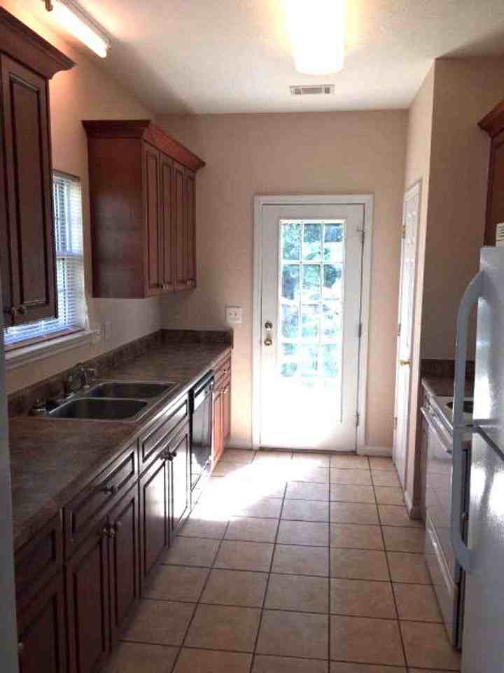 913 Cabot Cv - Photo 6 of 15