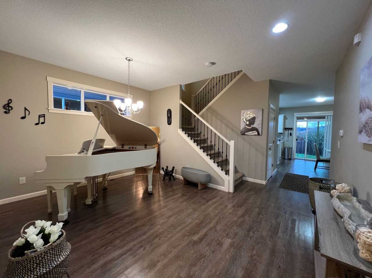 2205 Southeast Cochran Drive - Photo 4 of 23