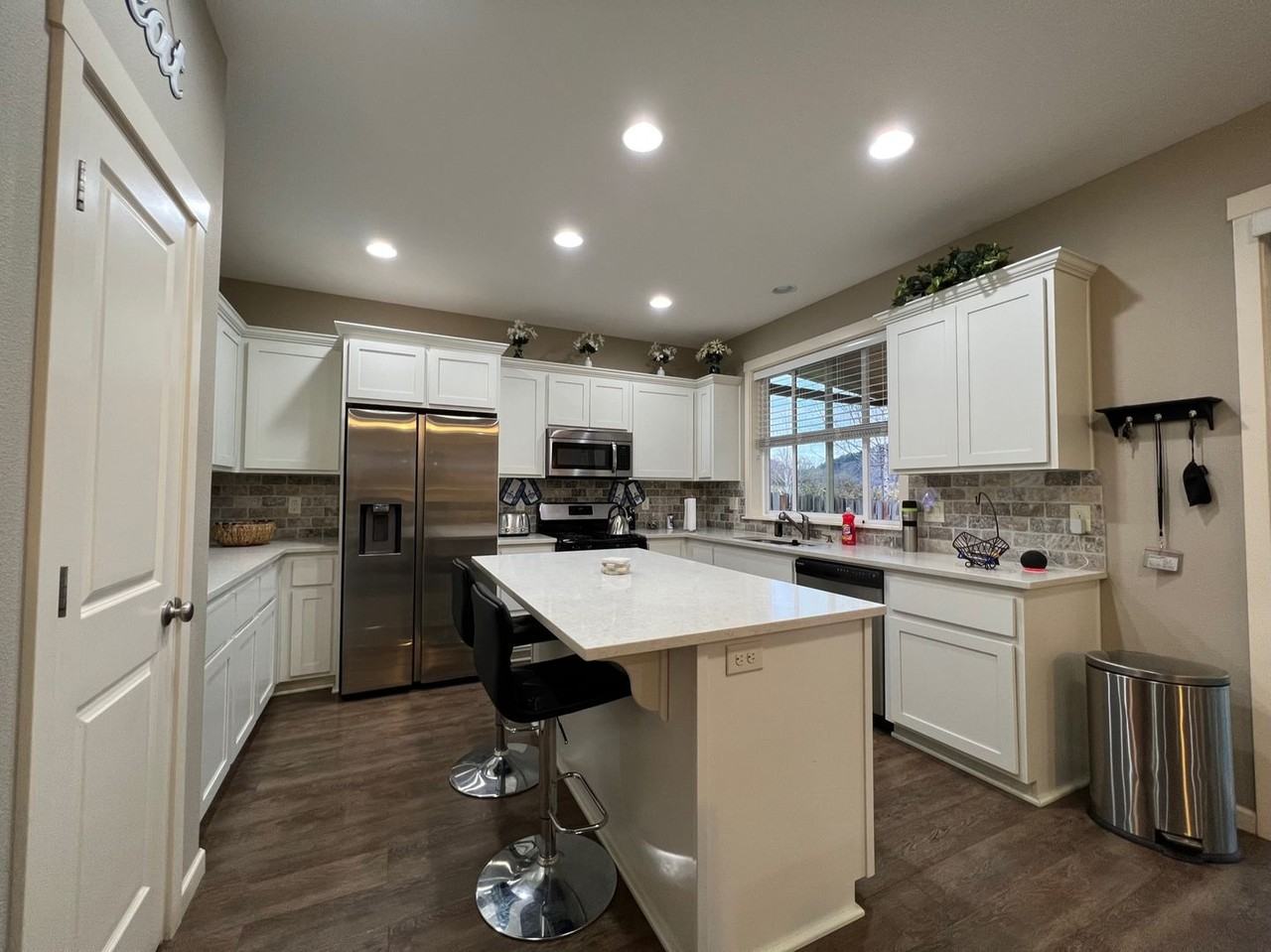 2205 Southeast Cochran Drive - Photo 5 of 23