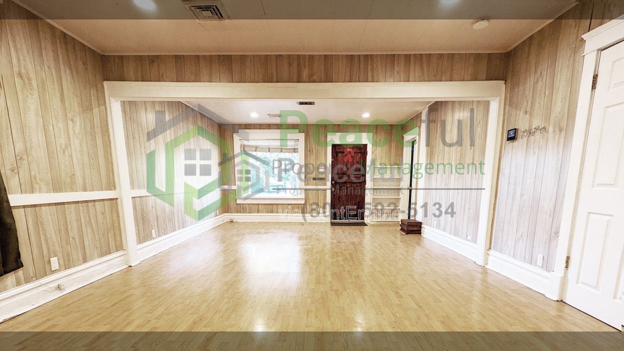 1019 E 22nd St - Photo 3 of 20