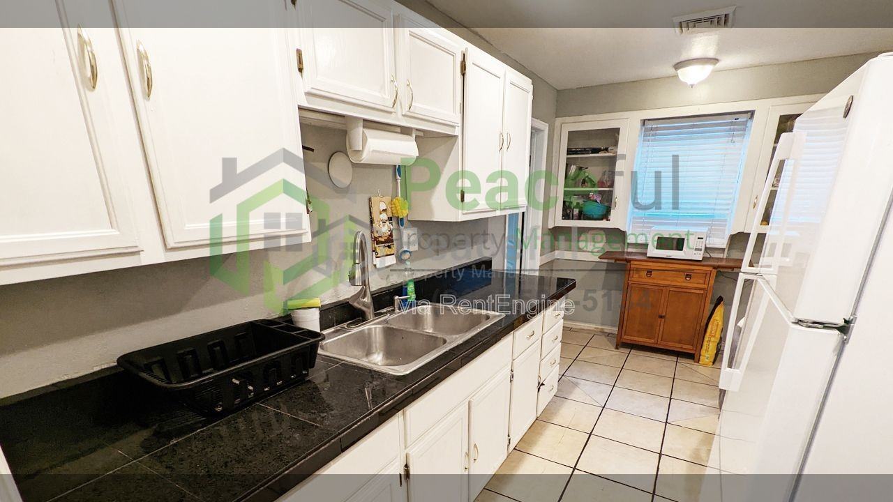 1019 E 22nd St - Photo 5 of 20